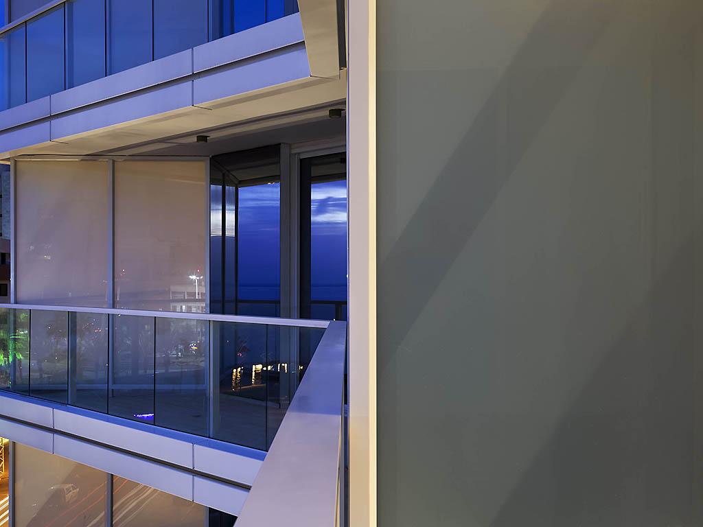 David Tower Hotel Netanya By Prima Hotels - 16 Years Plus Εξωτερικό φωτογραφία Switchable glass