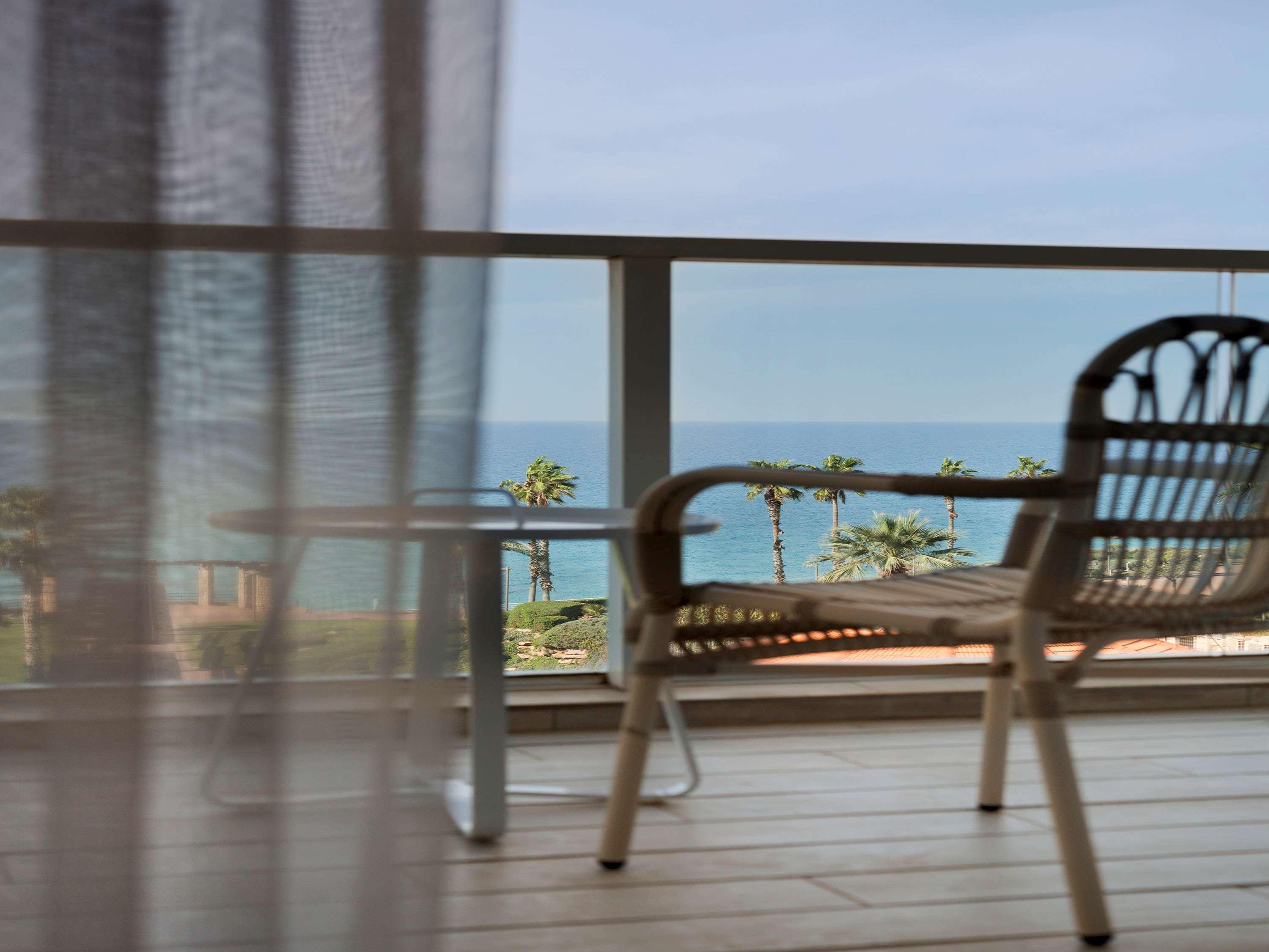 David Tower Hotel Netanya By Prima Hotels - 16 Years Plus Εξωτερικό φωτογραφία A balcony